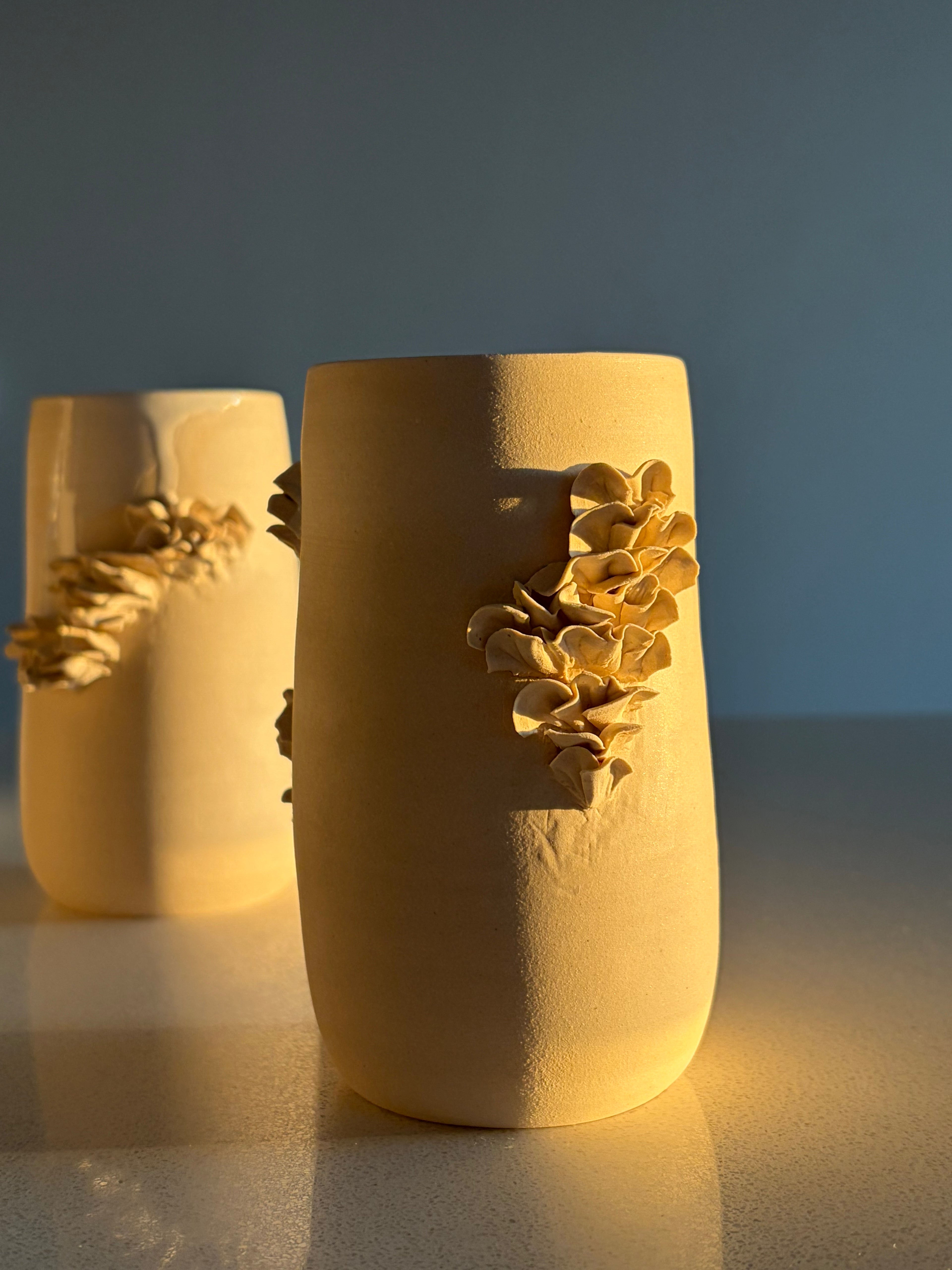 Frilly mushroom mug - B