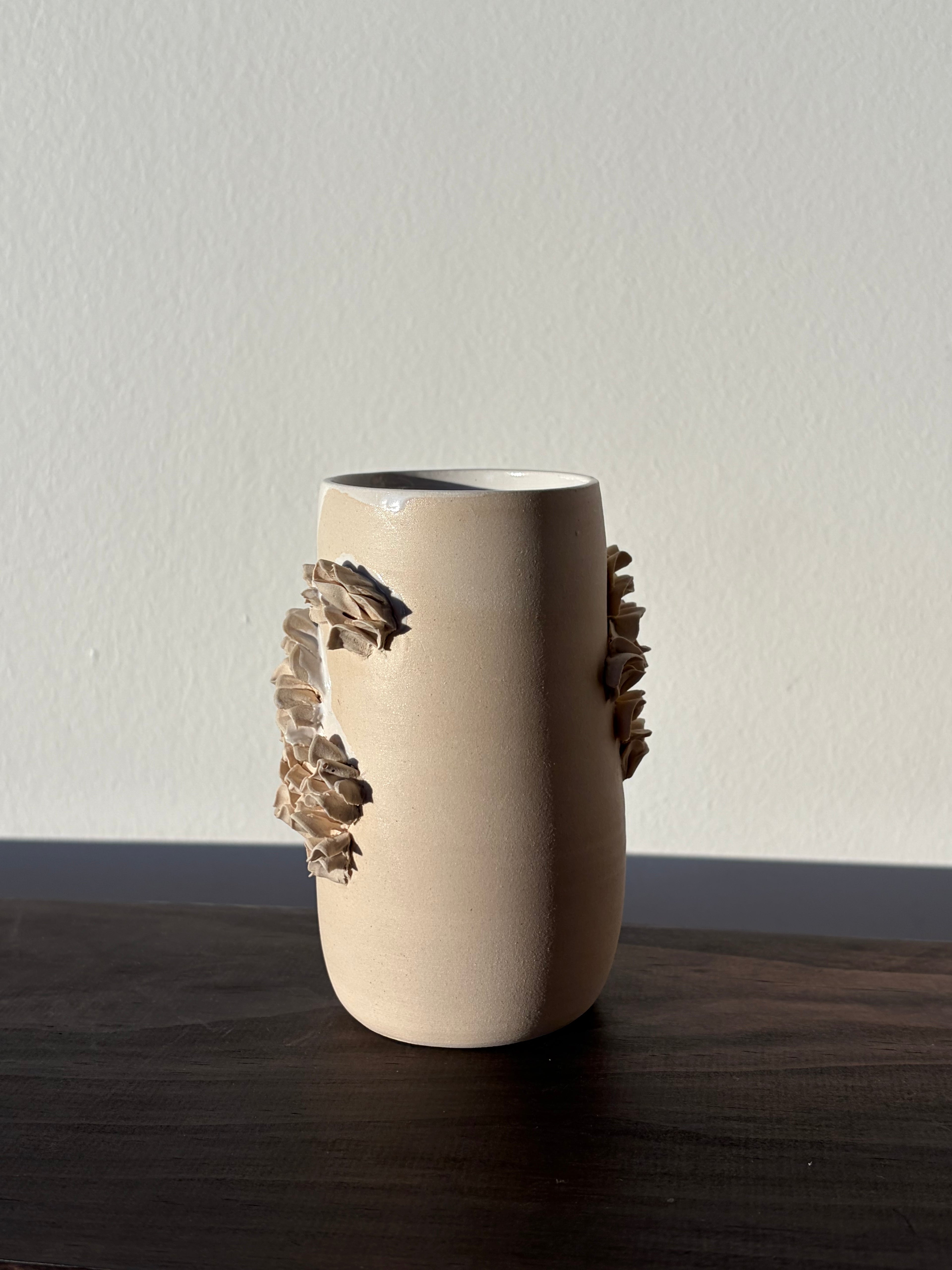Frilly mushroom mug - B
