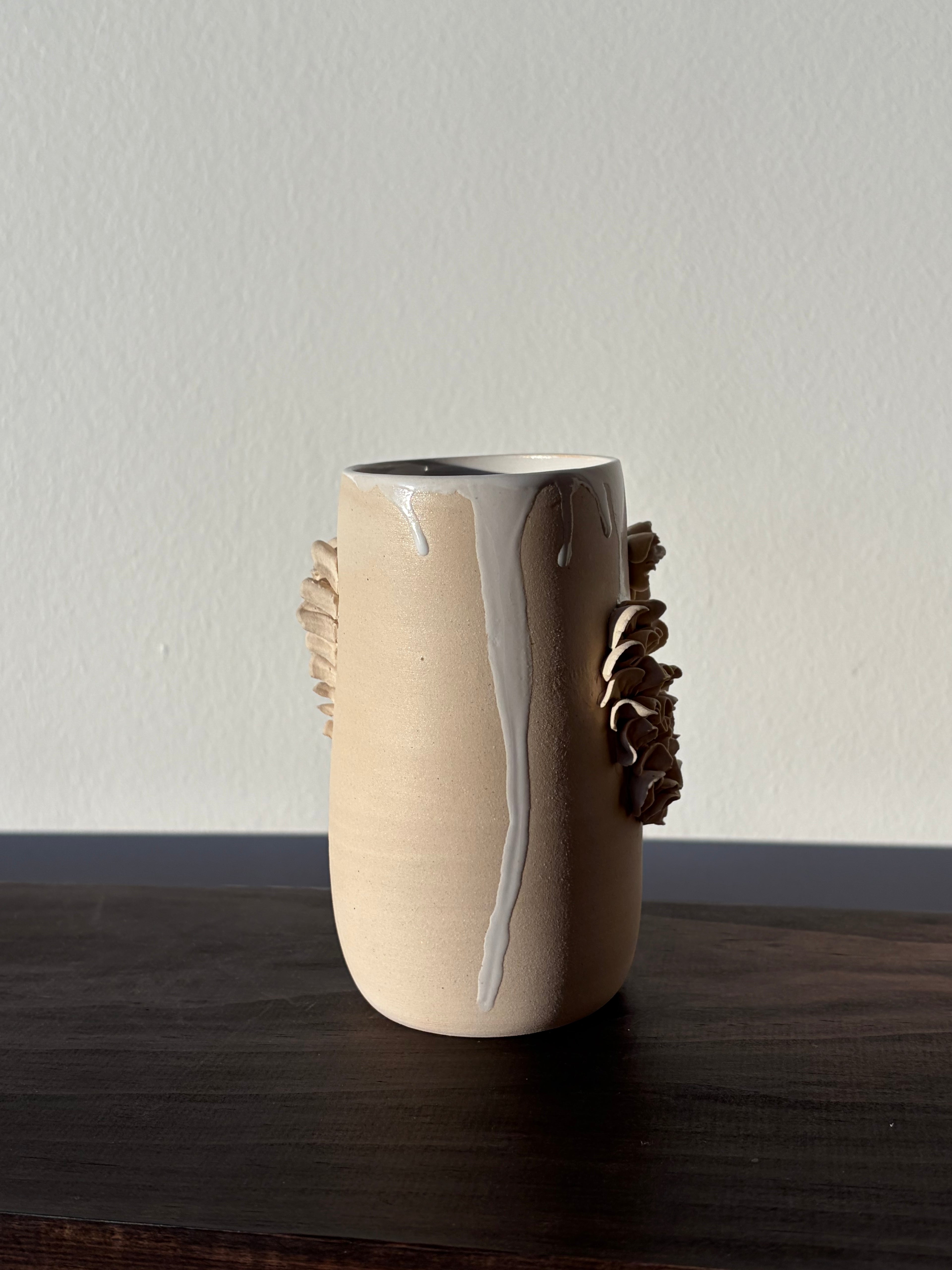 Frilly mushroom mug - B