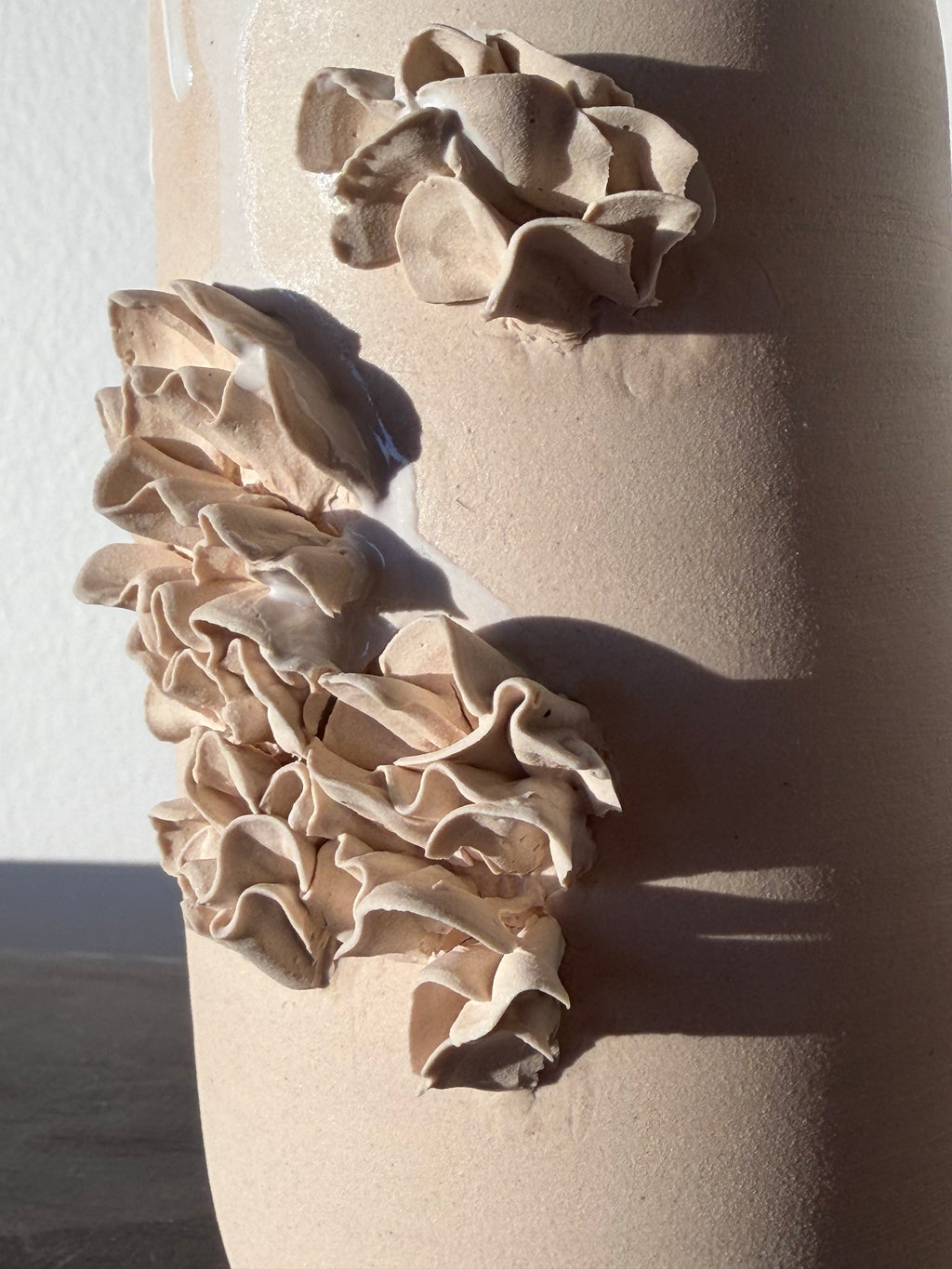 Frilly mushroom mug - B