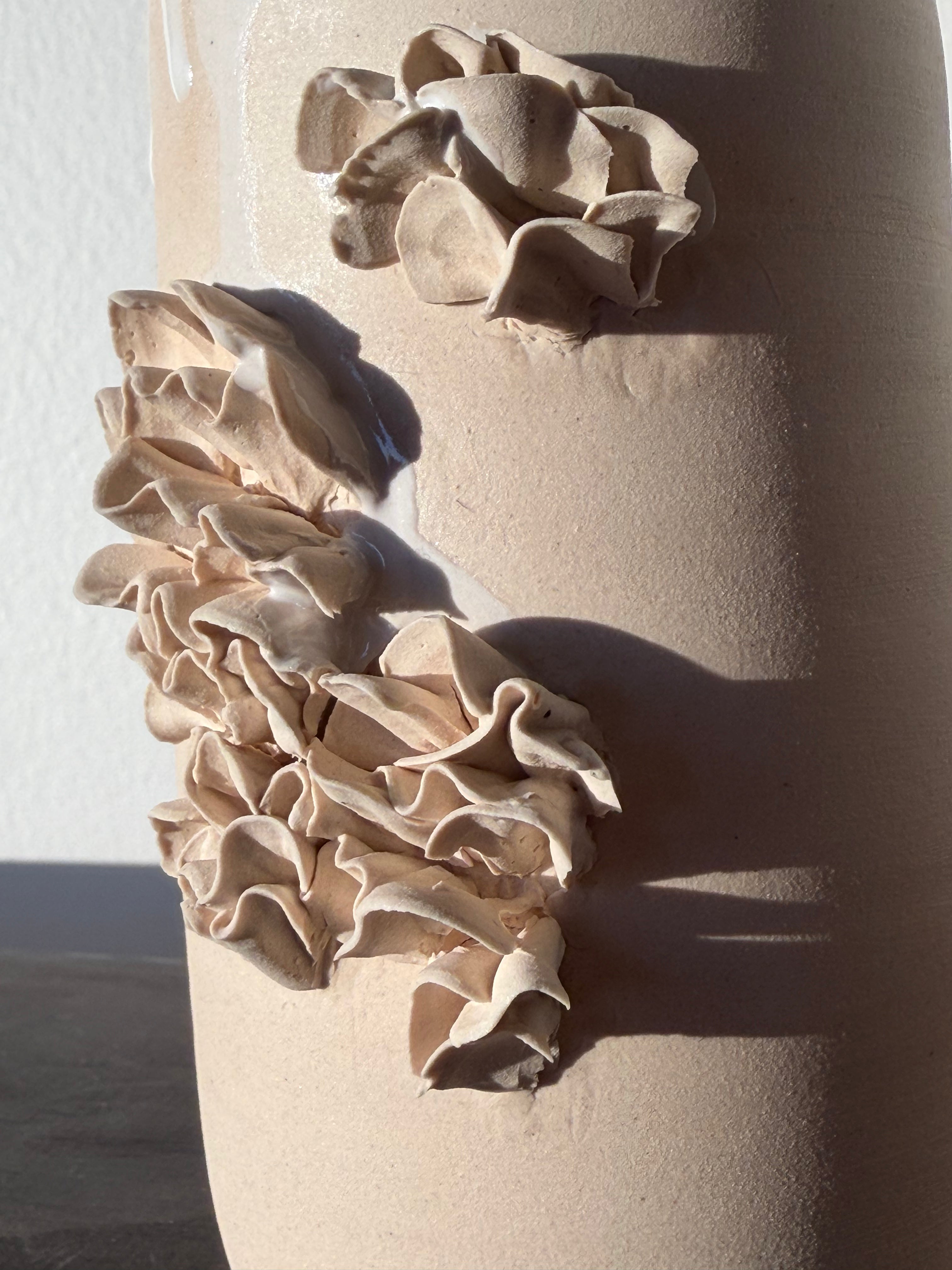 Frilly mushroom mug - B